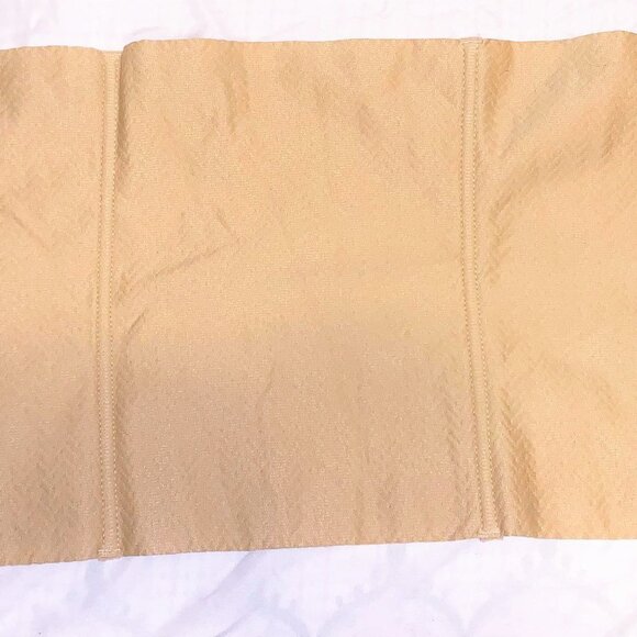 Waist clincher from Heavenly Shapewear - Picture 3 of 7